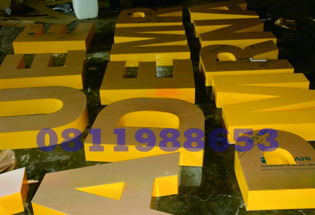 huruf timbul akrilik custom