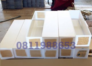 box akrilik custom 3mm susu presisi rapi untuk signage dan display