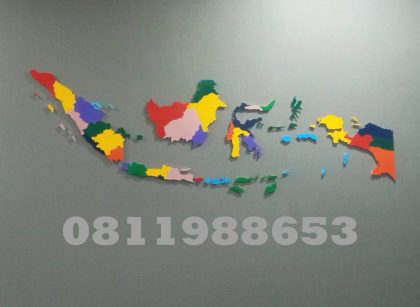 Peta Indonesia akrilik custom warna-warni dengan potongan provinsi presisi untuk dekorasi dinding kantor