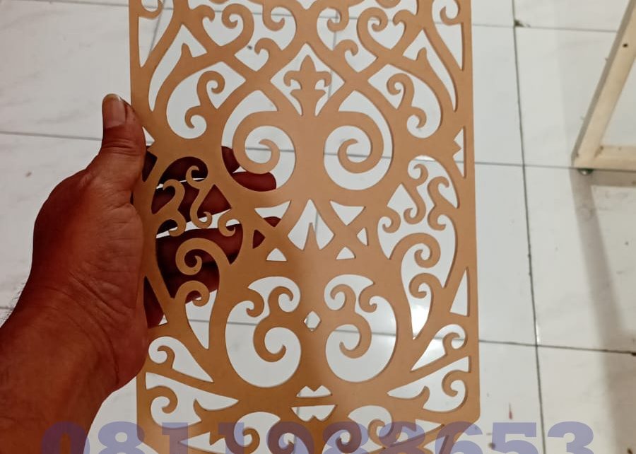 cutting akrilik motif dayak kalimantan ukiran laser interior dekorasi rumah modern custom