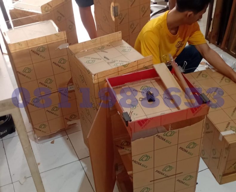 box akrilik custom ukuran besar