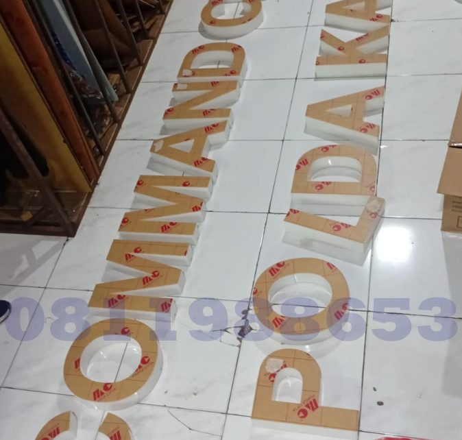 huruf timbul akrilik command center polda kaltim