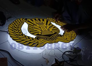 neon box akrilik custom logo LED premium