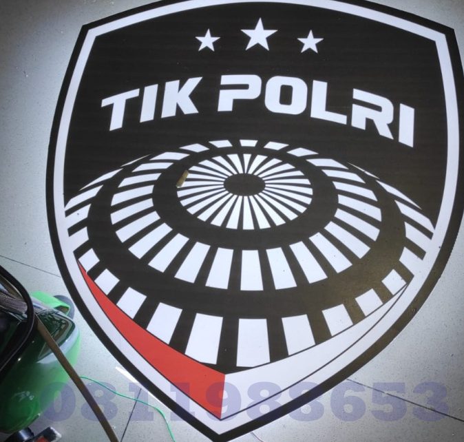neon box akrilik tik polri custom led premium neon box logo custom hitam putih elegan papan nama akrilik bercahaya desain instansi resmi
